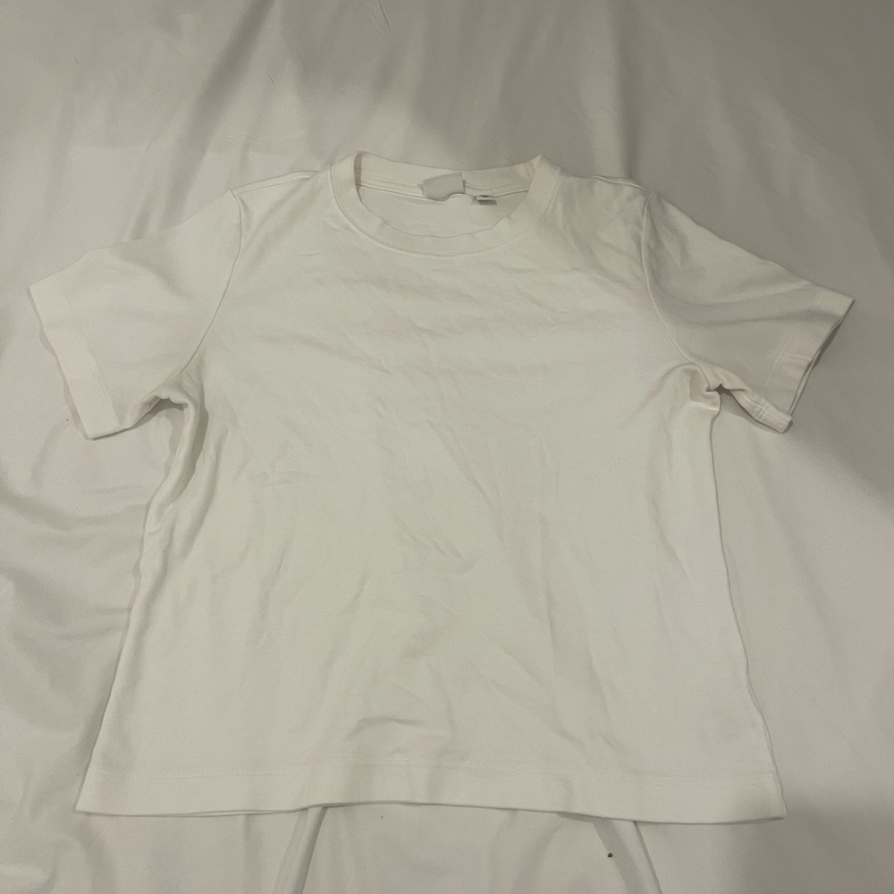 Babaton Function T-shirt - Picture 7 of 7